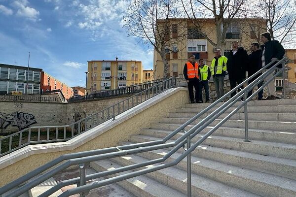 Imagén inspeccionando el estado de la obra del Barrio de la Paz.